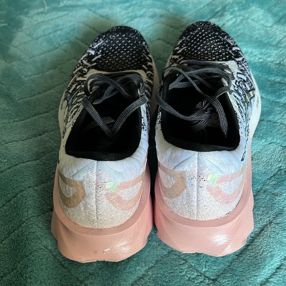 ASICS BLAST Running Shoe - Picture 5 of 9